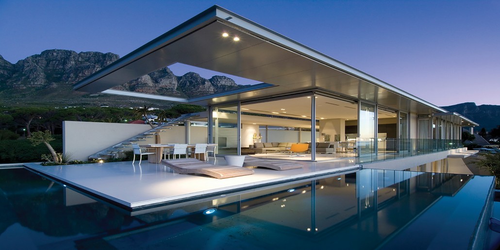 Luxury Camps Bay Villa Near Beach