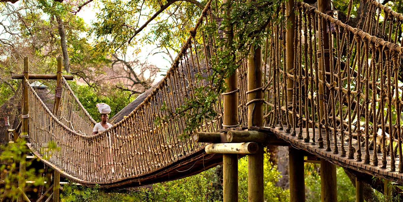 Luxury Safari Lodge Swing Bridge